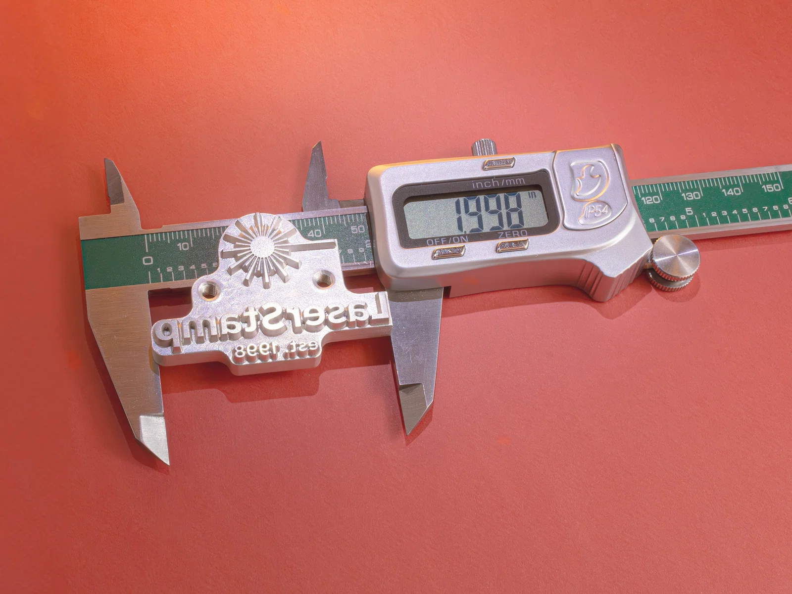 Кліше з кріпленнями для фіксаціїї на термопресі